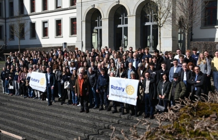Schüler:innen und Rotarier:innen